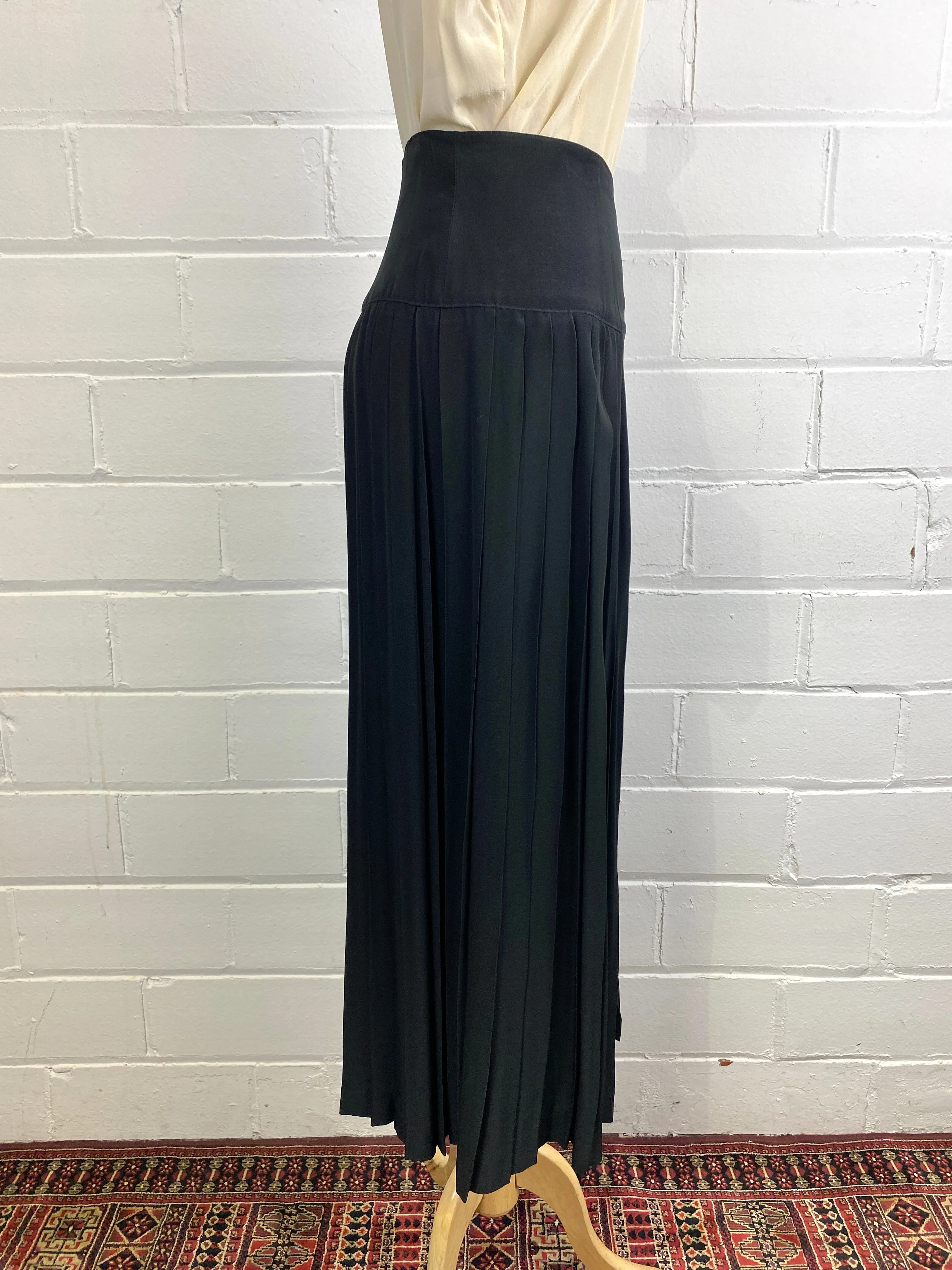 Vintage 1990s Black Pleated Designer Culottes, W30