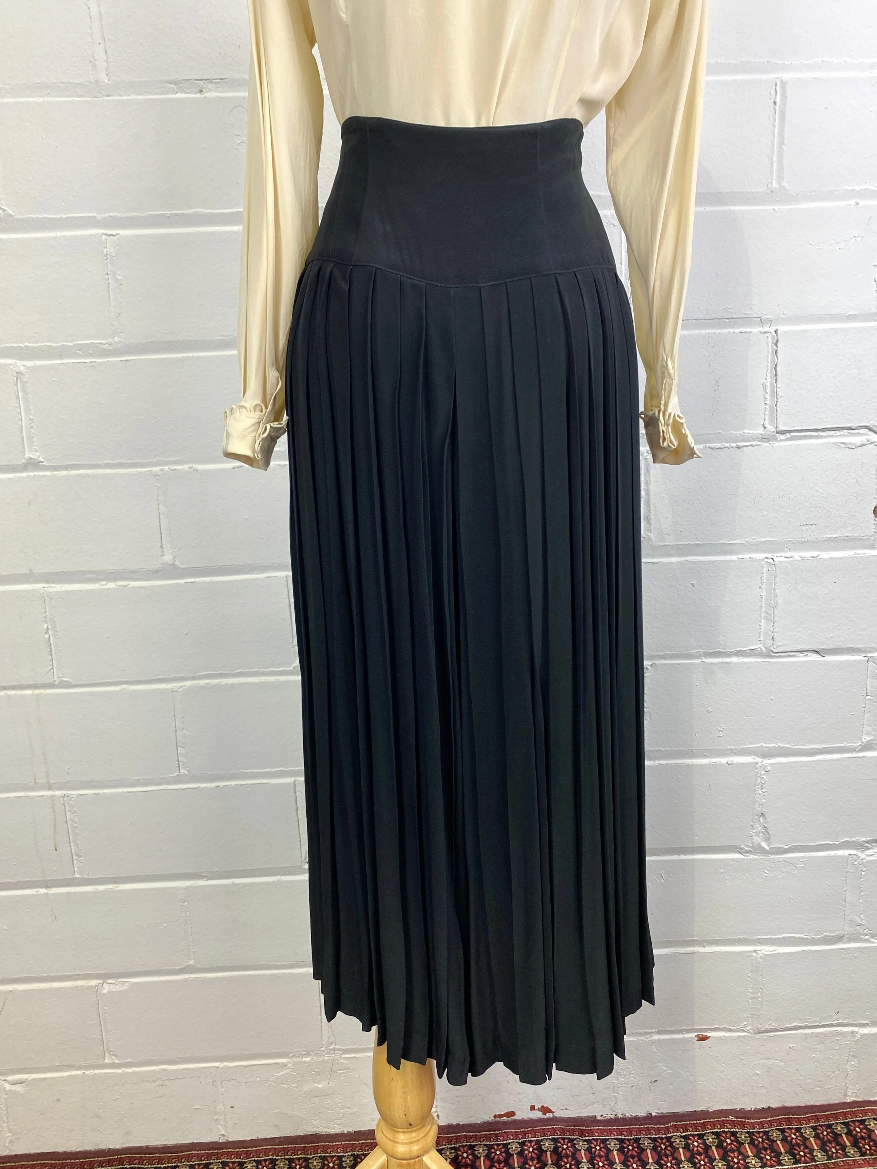 Vintage 1990s Black Pleated Designer Culottes, W30