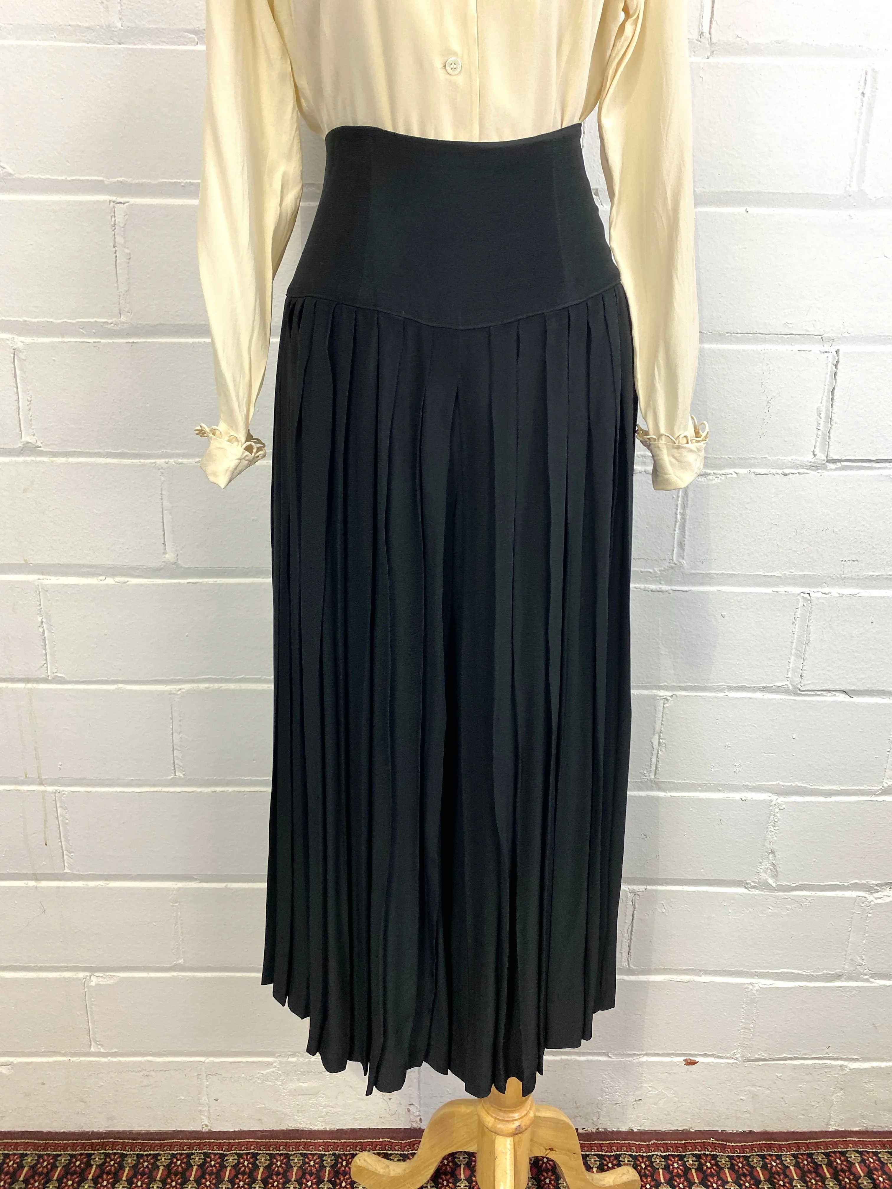 Vintage 1990s Black Pleated Designer Culottes, W30