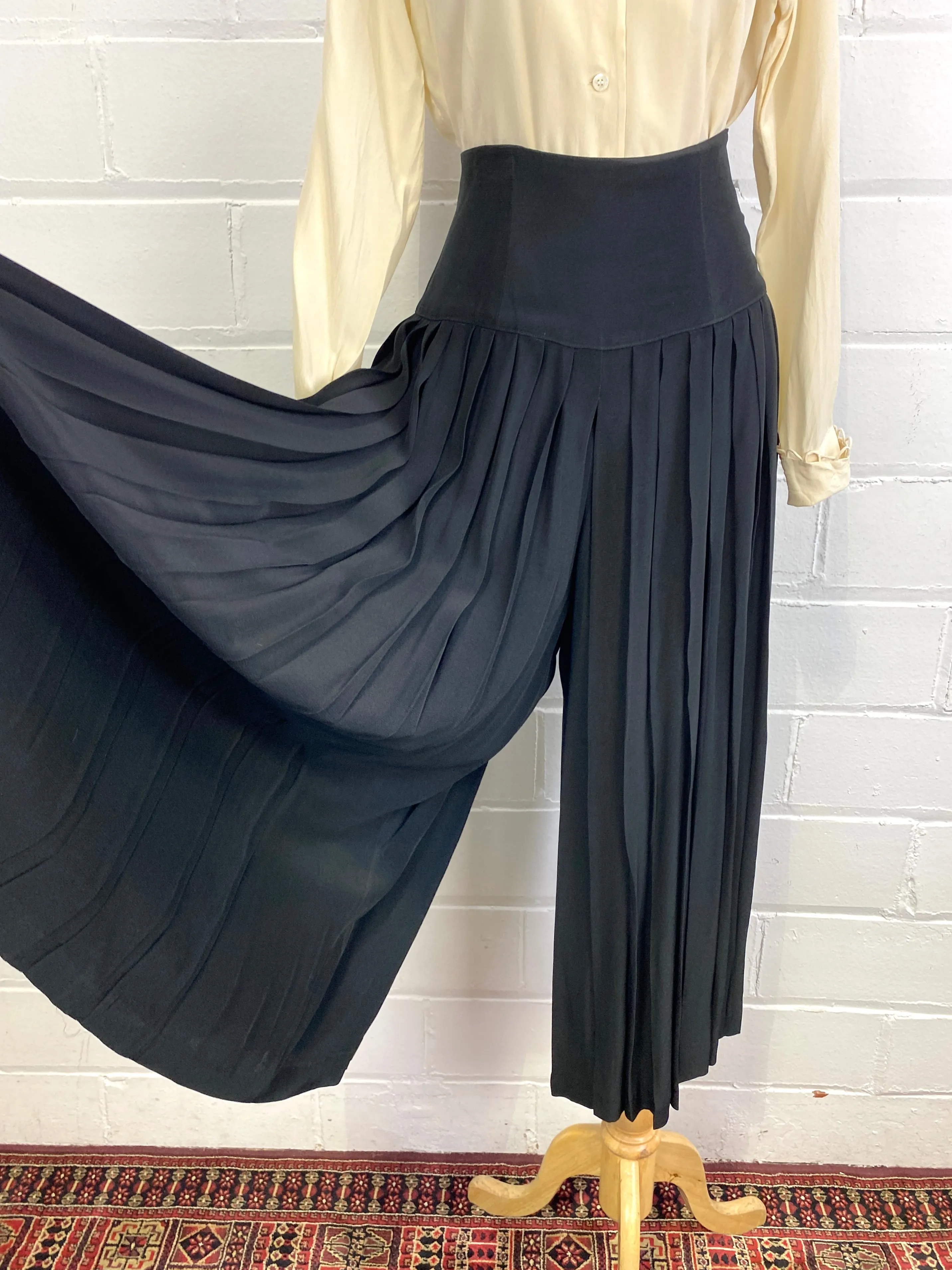 Vintage 1990s Black Pleated Designer Culottes, W30