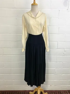 Vintage 1990s Black Pleated Designer Culottes, W30